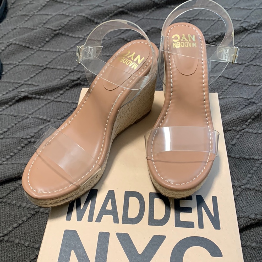 Size 7 Madden NYC wedge heels